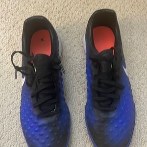 Nike indoor soccer sneakers size 8.5